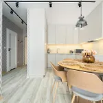 Riviera Let's Sea Z Basenem By Baltic Club شقة